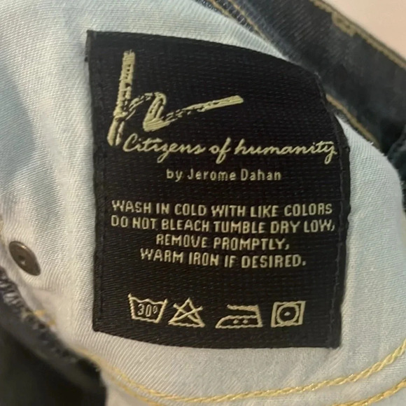 Citizens of Humanity dark wash distressed. women’s jeans size 28 - Picture 6 of 8